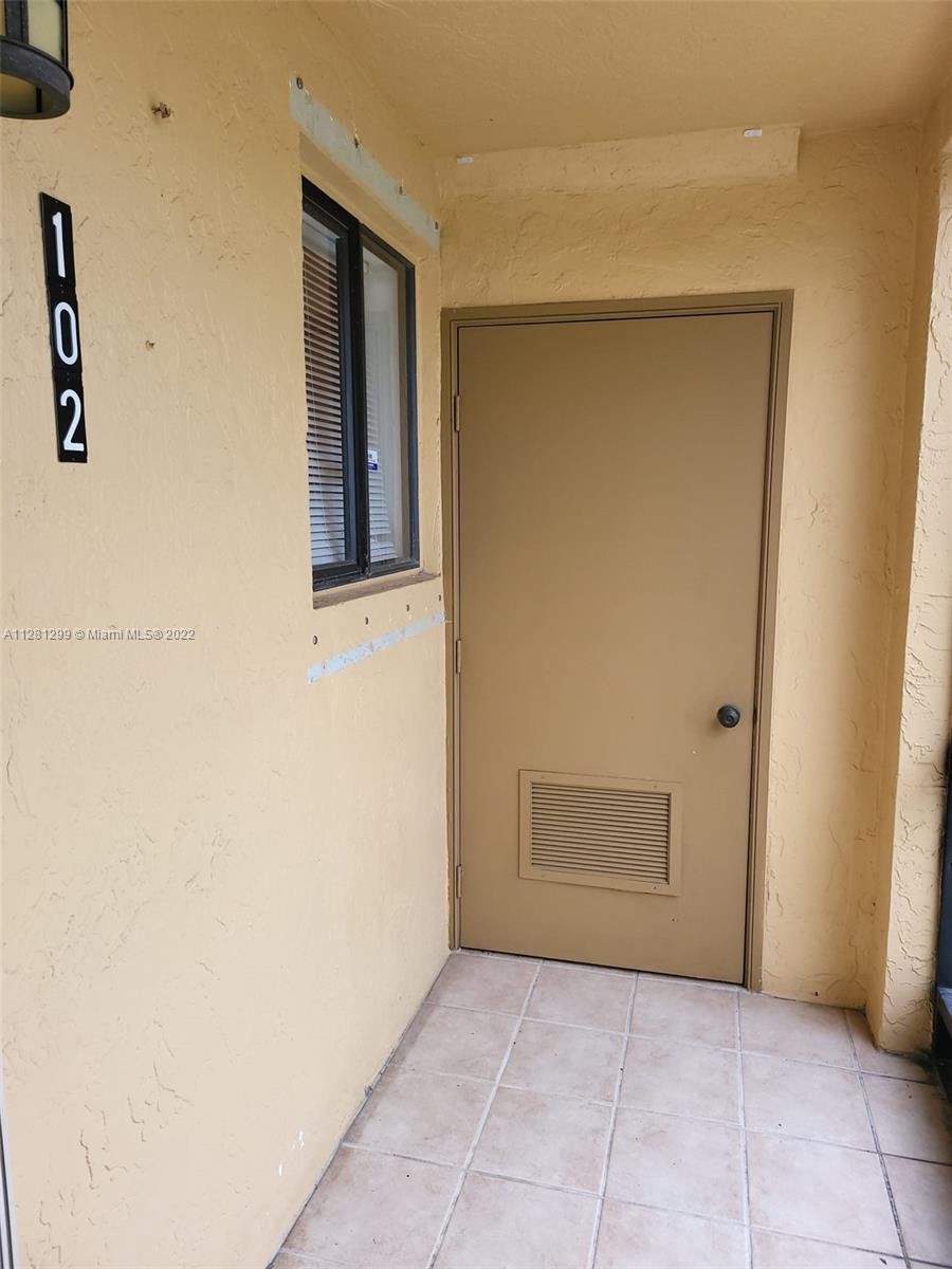 RACQUET CLUB VILLAGE APTS - Residential