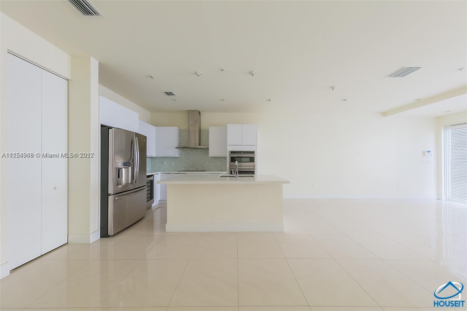 LANDMARK AT DORAL CONDO - Residential