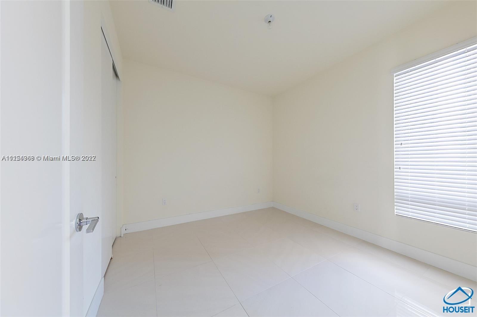 LANDMARK AT DORAL CONDO - Residential