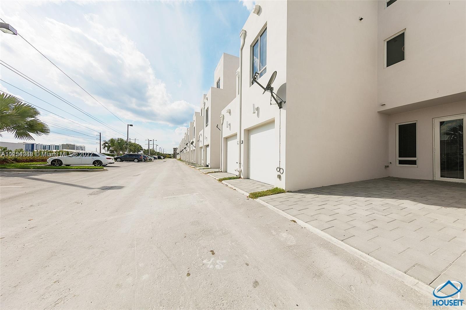 LANDMARK AT DORAL CONDO - Residential