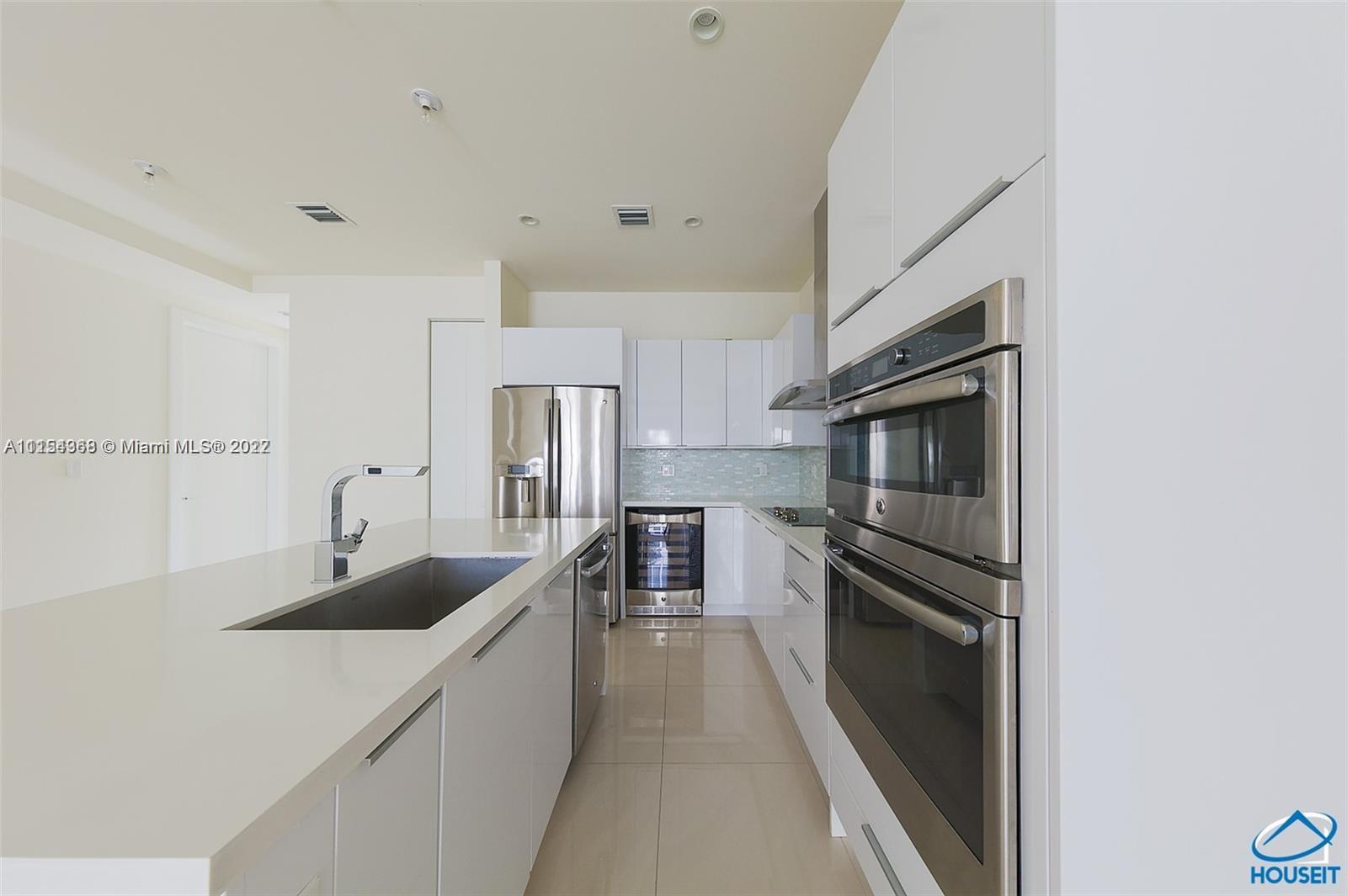 LANDMARK AT DORAL CONDO - Residential