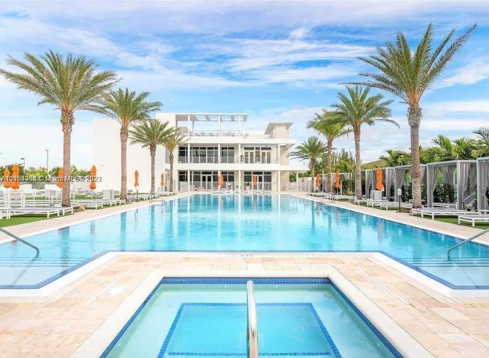 LANDMARK AT DORAL CONDO - Residential