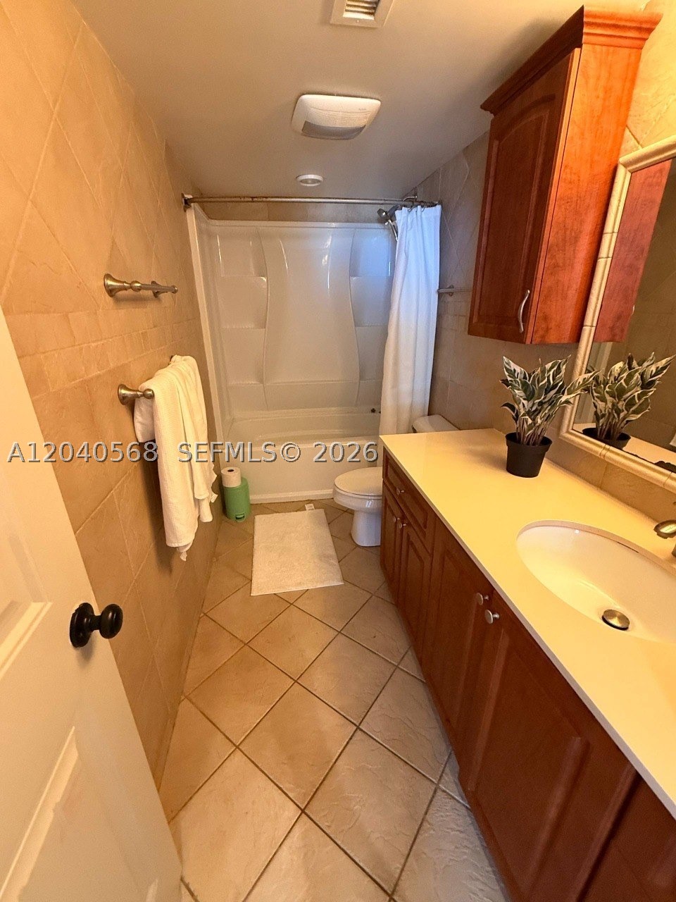 WELLINGTON TOWERS CONDO - Residential