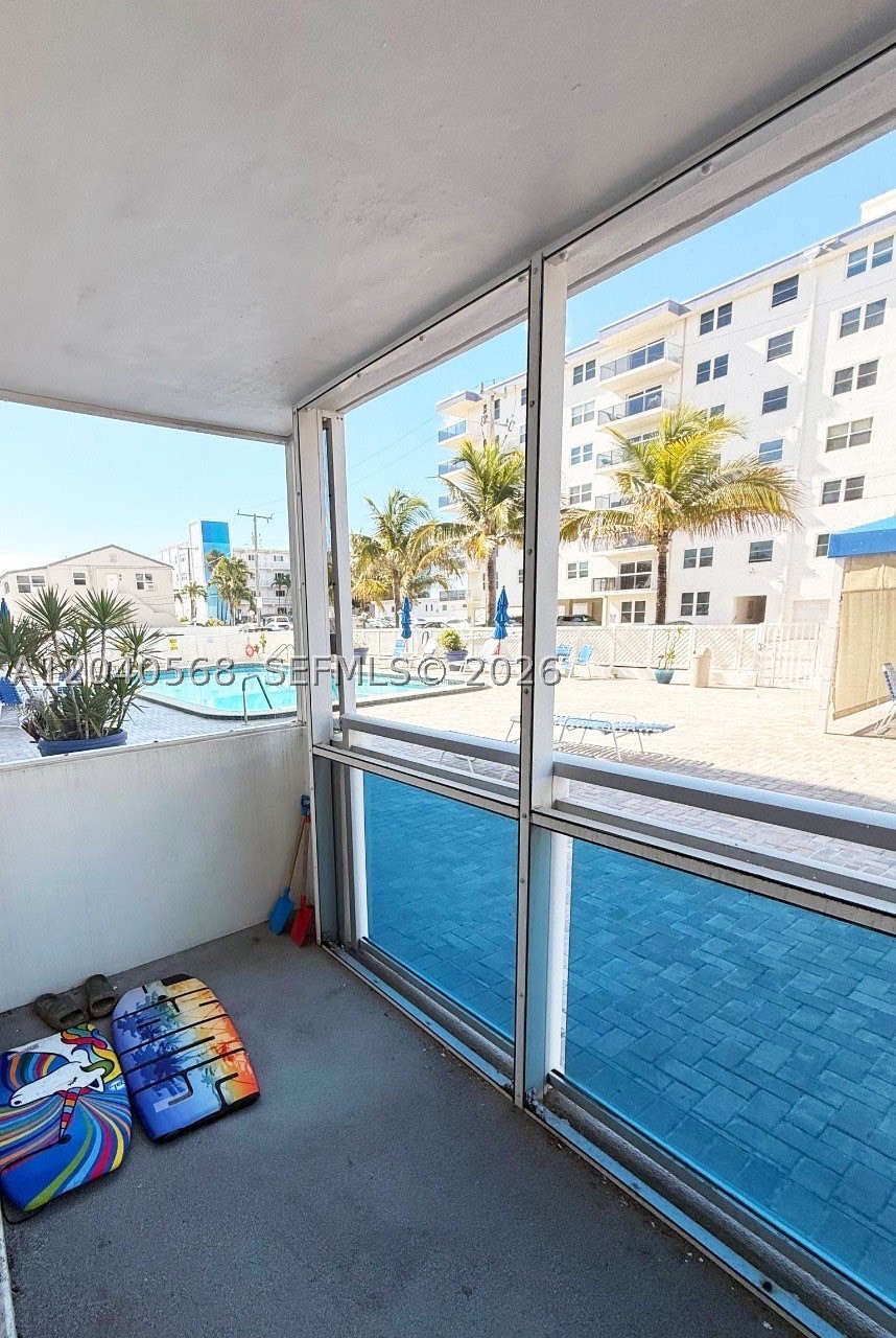 WELLINGTON TOWERS CONDO - Residential