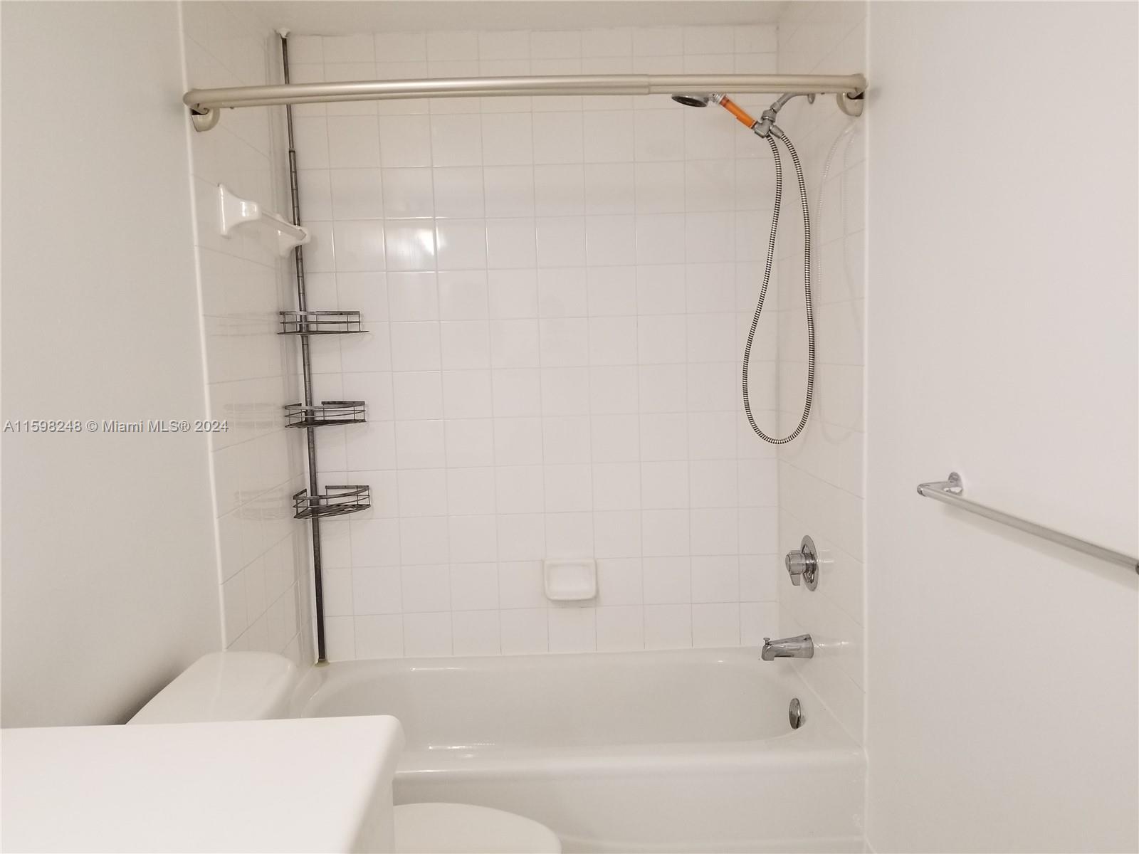 DOUGLAS GRAND CONDO - Residential Lease