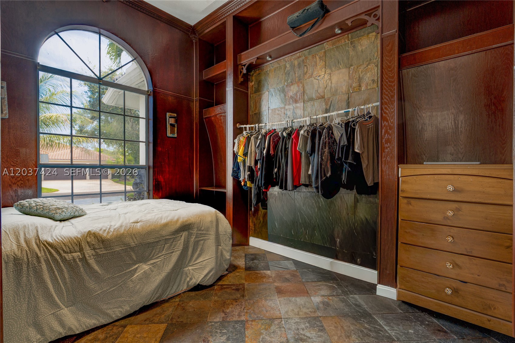 KENSINGTON - Residential