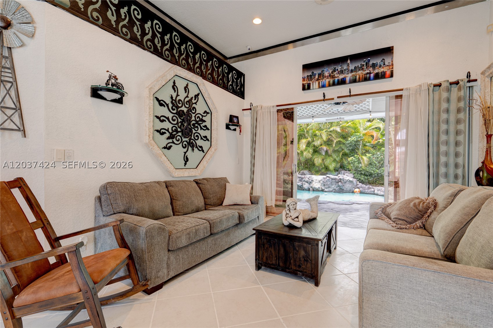 KENSINGTON - Residential
