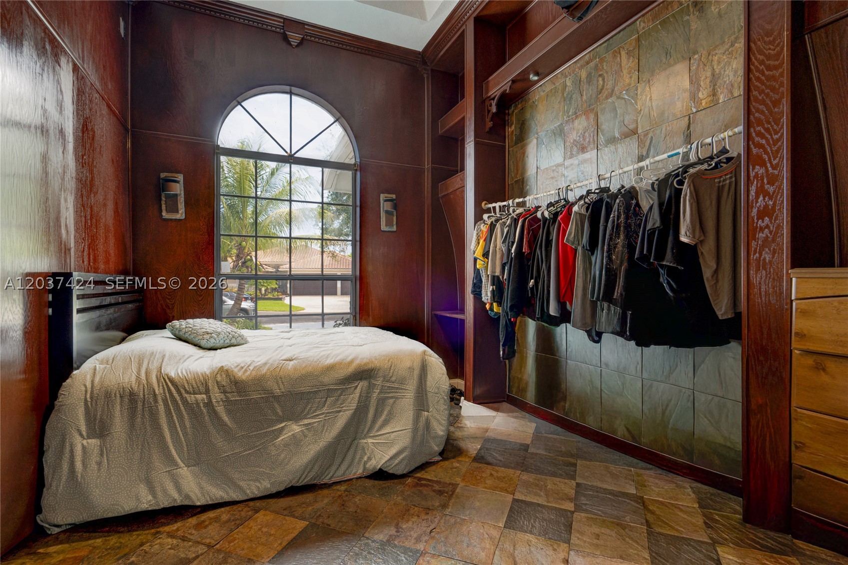 KENSINGTON - Residential
