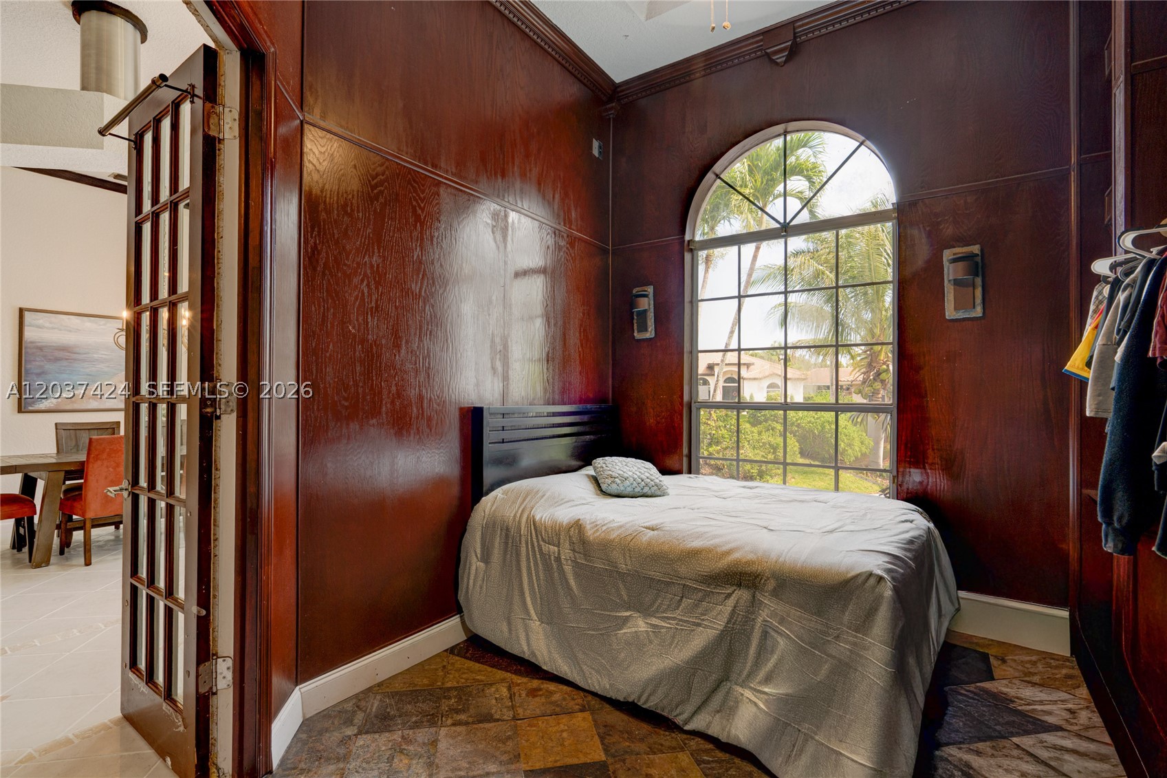 KENSINGTON - Residential