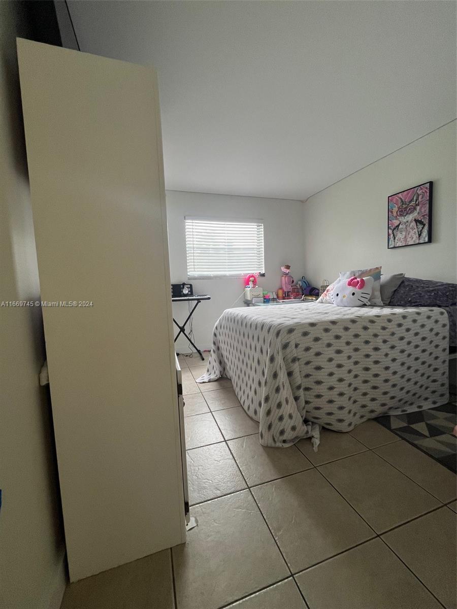 FONTAINEBLEAU GARDENS CON - Residential