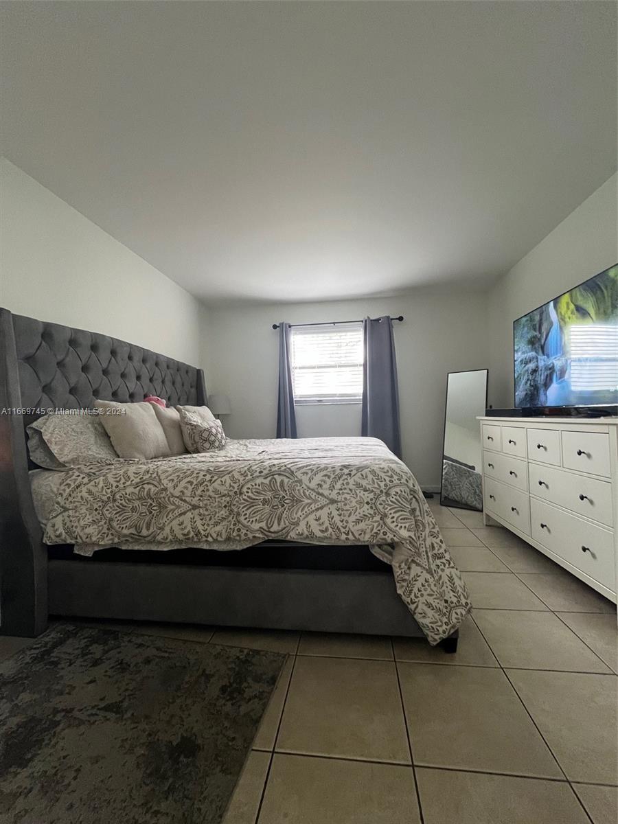 FONTAINEBLEAU GARDENS CON - Residential