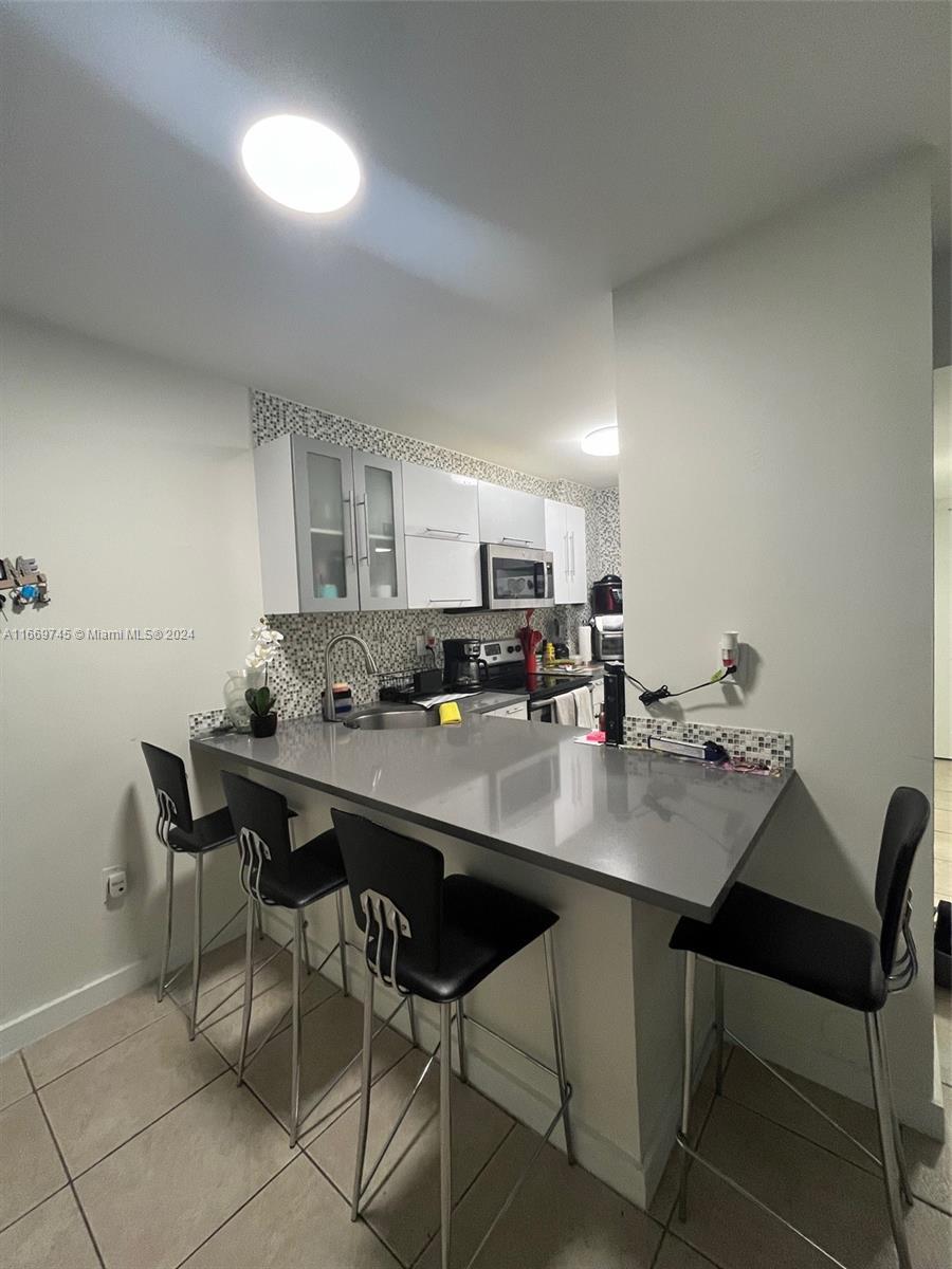 FONTAINEBLEAU GARDENS CON - Residential
