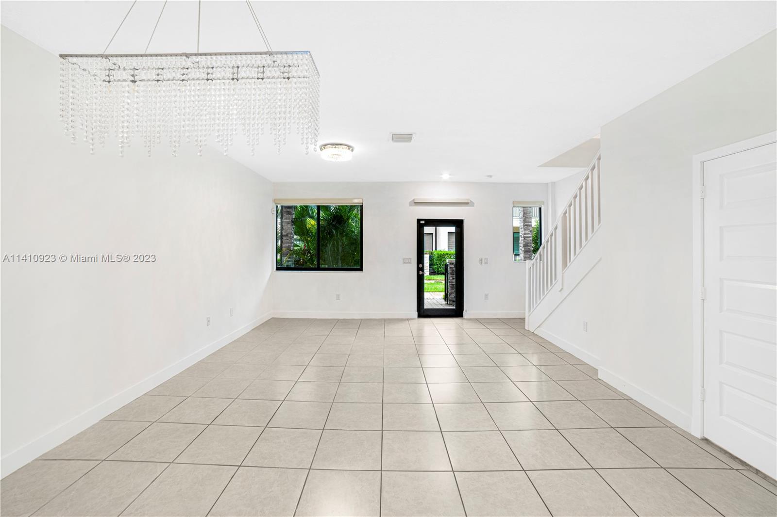 DOWNTOWN DORAL SOUTH PHAS - Residential