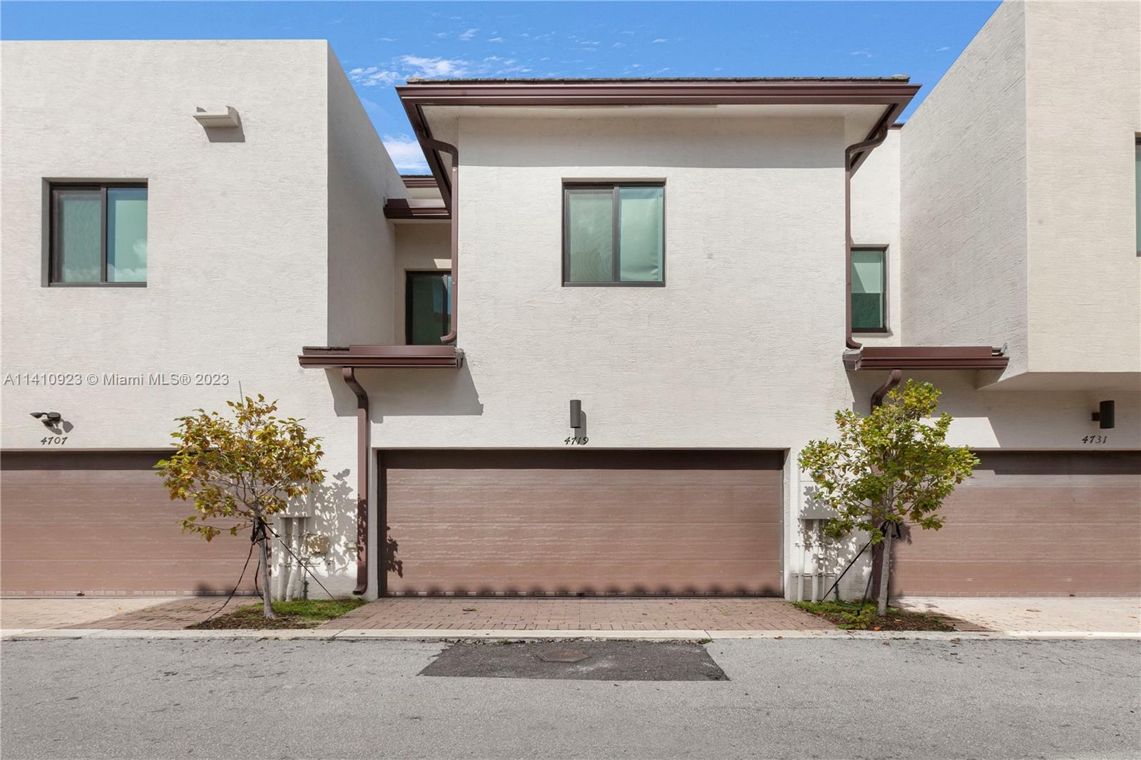 DOWNTOWN DORAL SOUTH PHAS - Residential