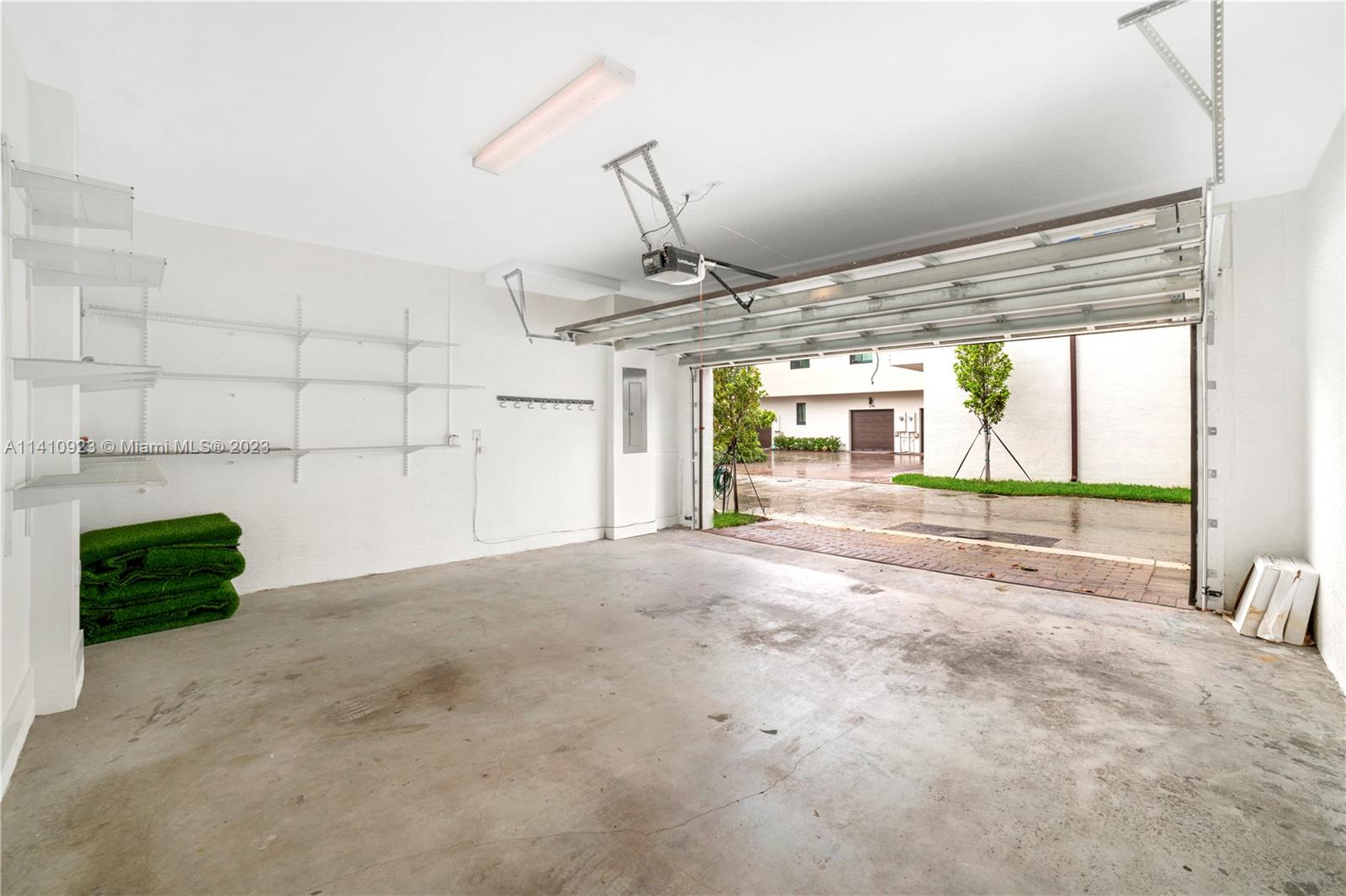 DOWNTOWN DORAL SOUTH PHAS - Residential