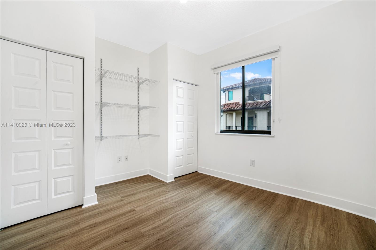 DOWNTOWN DORAL SOUTH PHAS - Residential