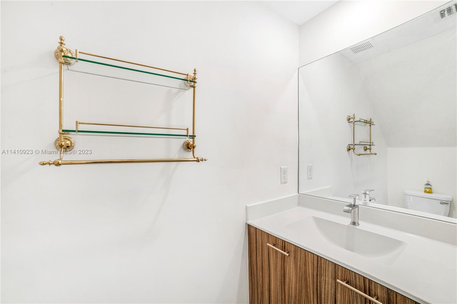 DOWNTOWN DORAL SOUTH PHAS - Residential