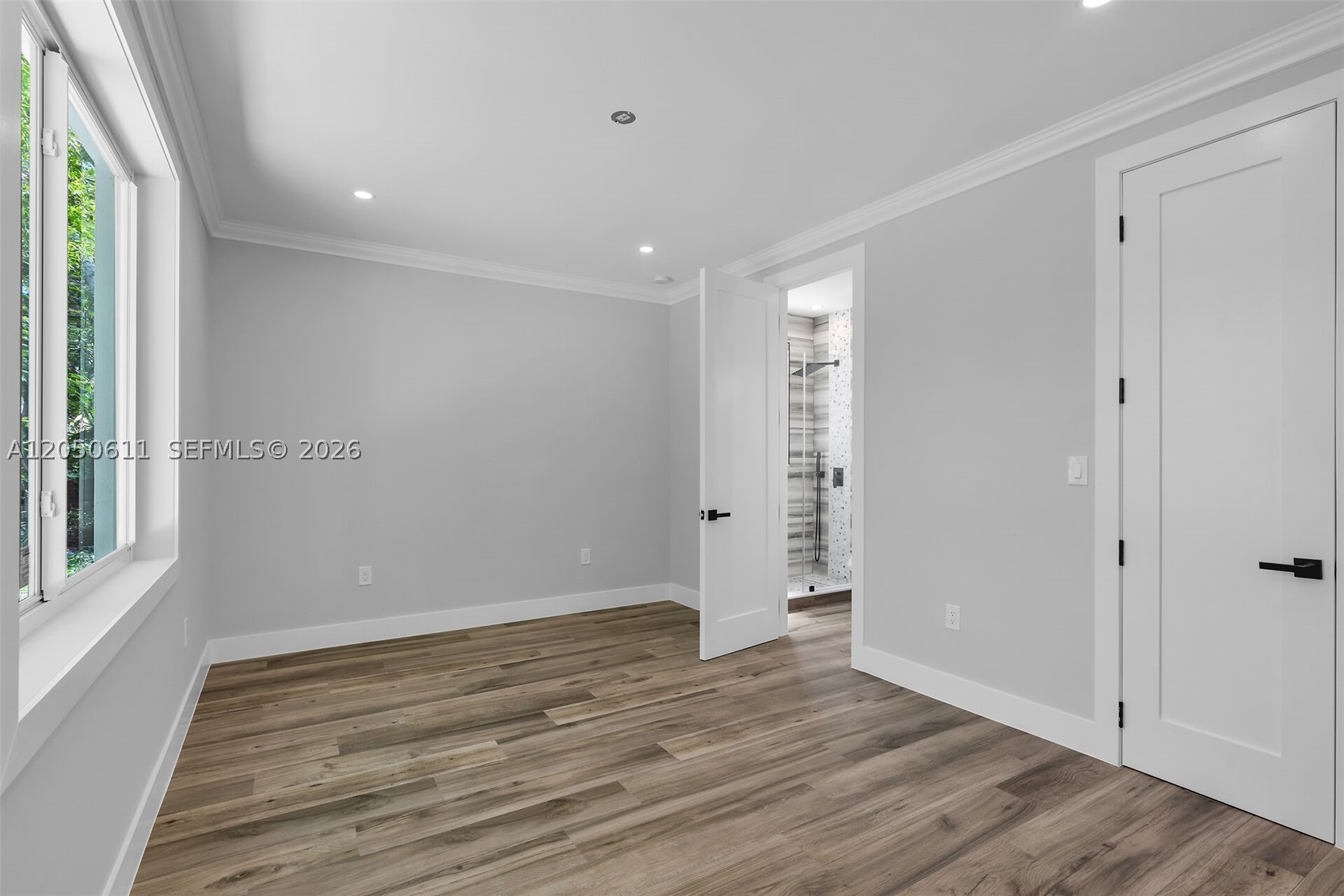 PARADISE POINT - Residential