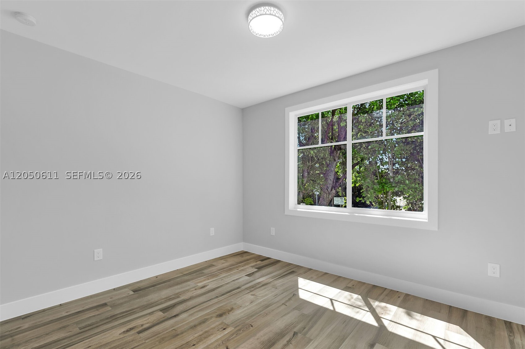 PARADISE POINT - Residential