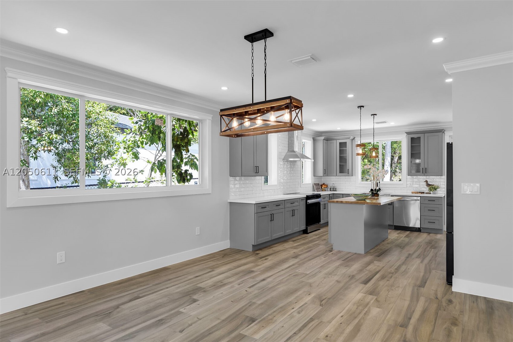 PARADISE POINT - Residential