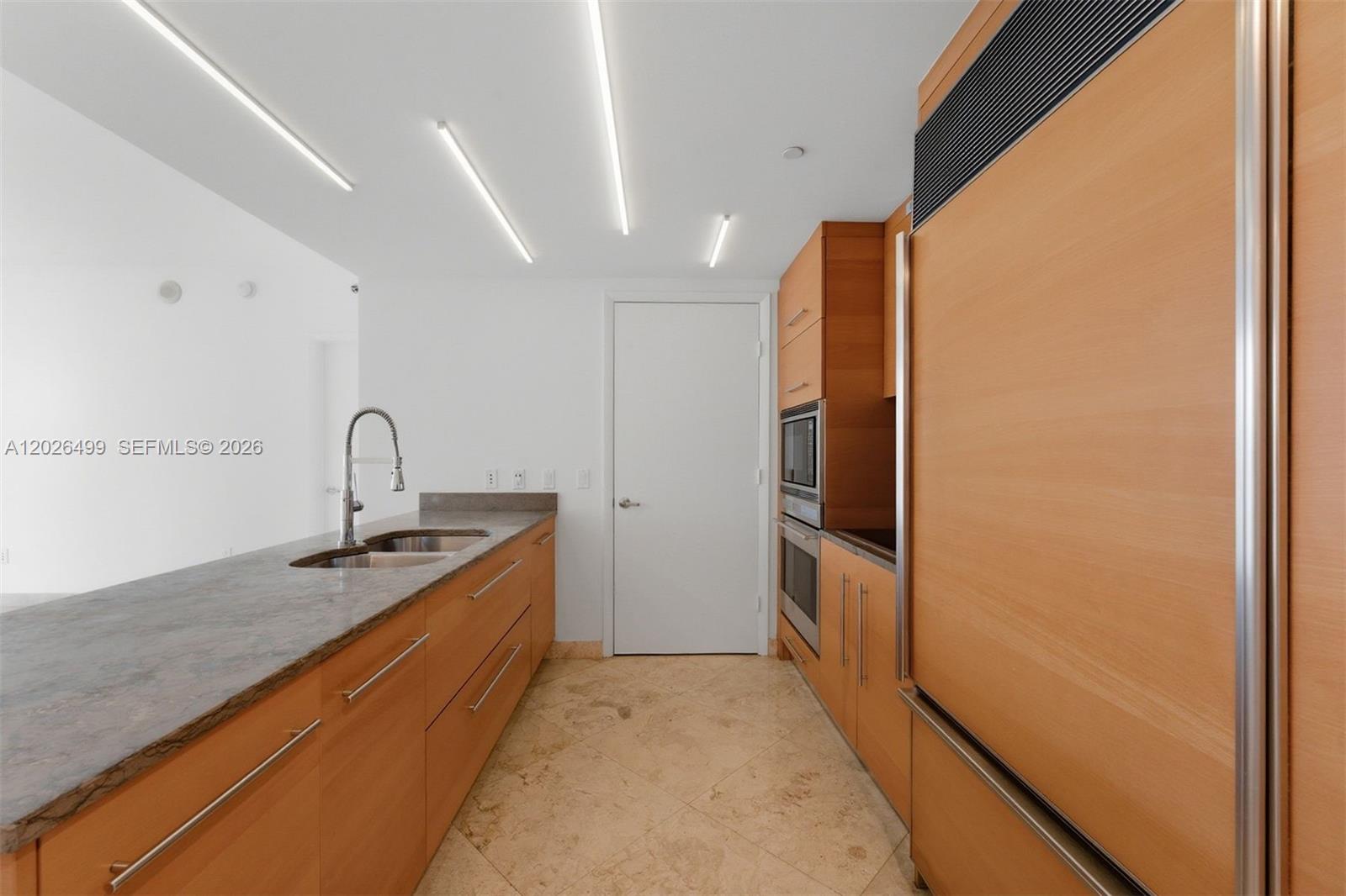 ICONBRICKELL CONDO NO 1 - Residential Lease