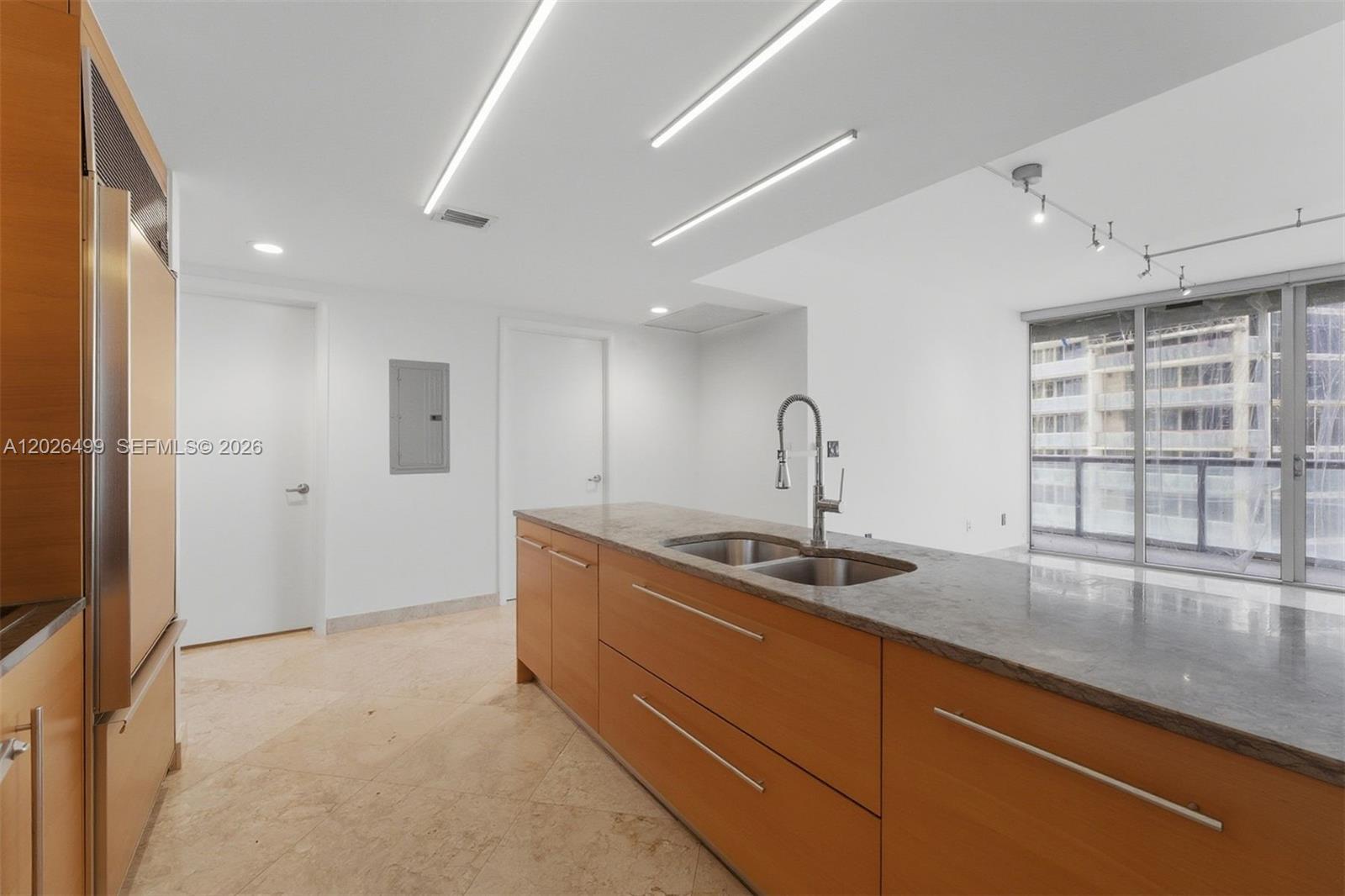 ICONBRICKELL CONDO NO 1 - Residential Lease
