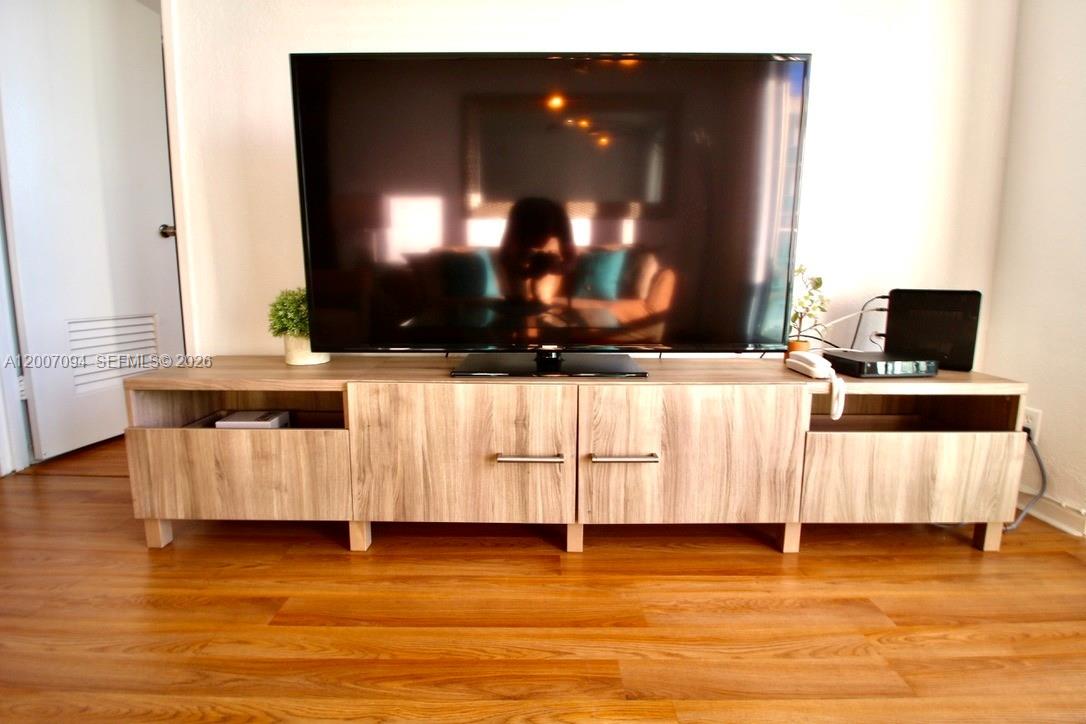 TIDES ON HOLLYWOOD BEACH - Residential