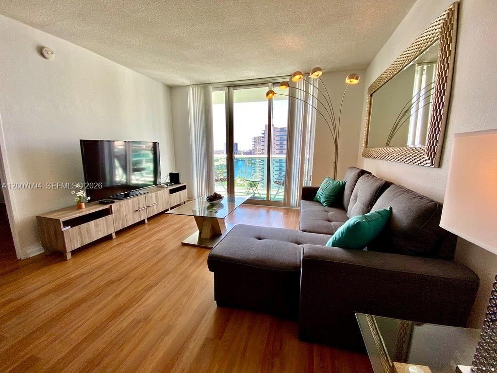 TIDES ON HOLLYWOOD BEACH - Residential
