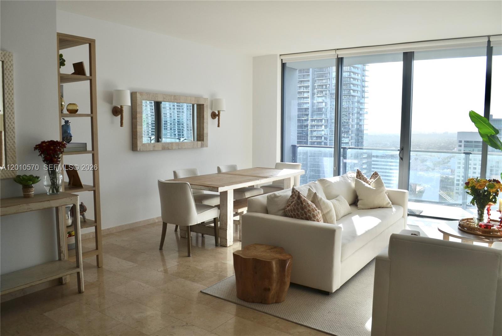 REACH CONDO - Residential