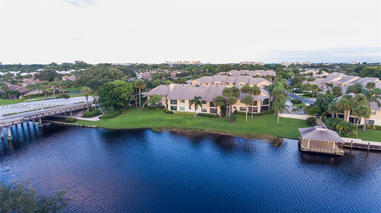 JONATHANS LANDING - Residential