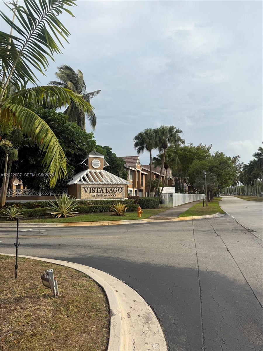 Welcome to this amazing 2 Br 2 Ba Apartment in Vista Lago at Hammocks, fully renovated, 2 assigned parking spaces, open kitchen, washer and dryer in unit, plus screened porch to enjoy a garden view. Residents can enjoy recreational areas, a gym, walking and biking paths, barbecue areas and enjoy Vista Lago Club House.