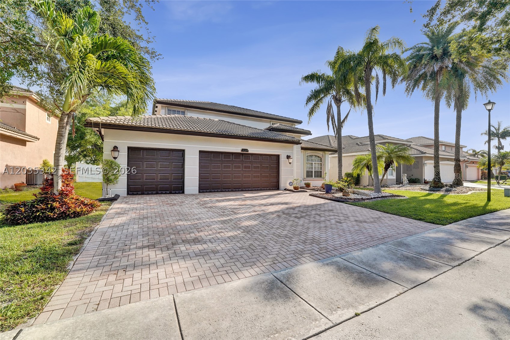RESERVE AT HUNTINGTON 174 - Residential
