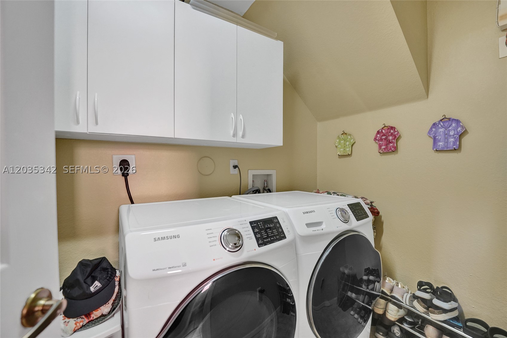 RESERVE AT HUNTINGTON 174 - Residential
