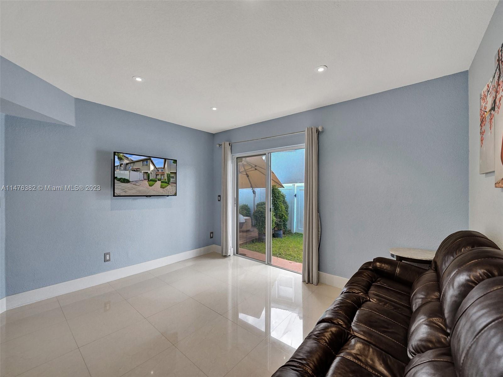 SOMERSET FOUR REPLAT - Residential
