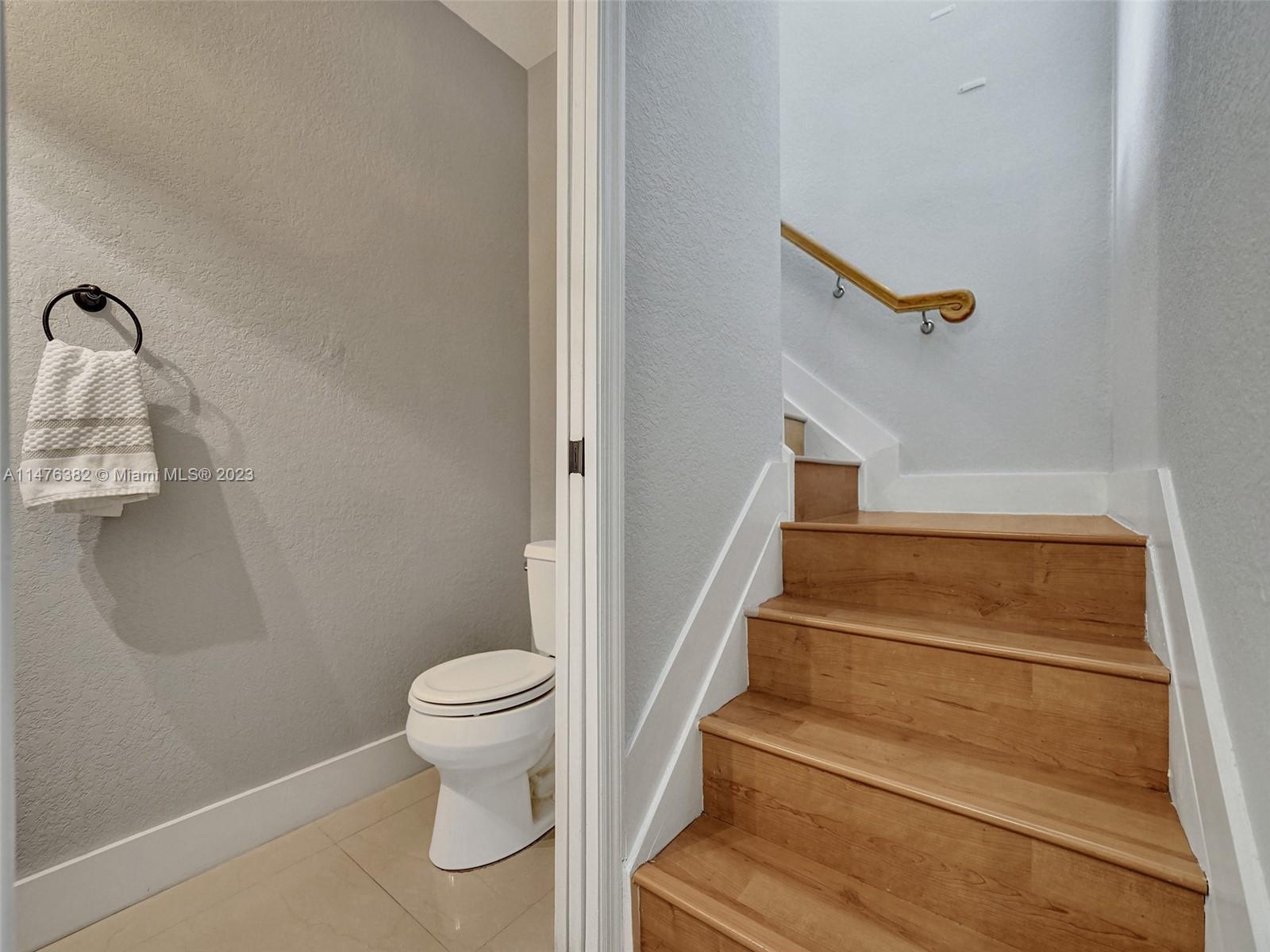 SOMERSET FOUR REPLAT - Residential