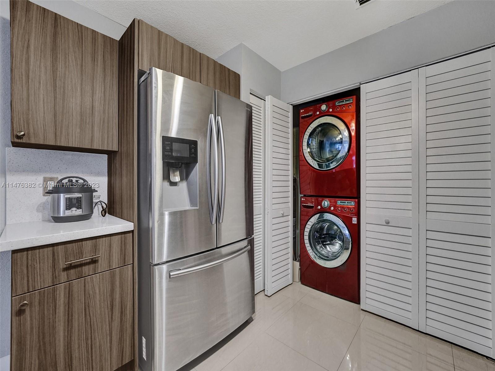 SOMERSET FOUR REPLAT - Residential