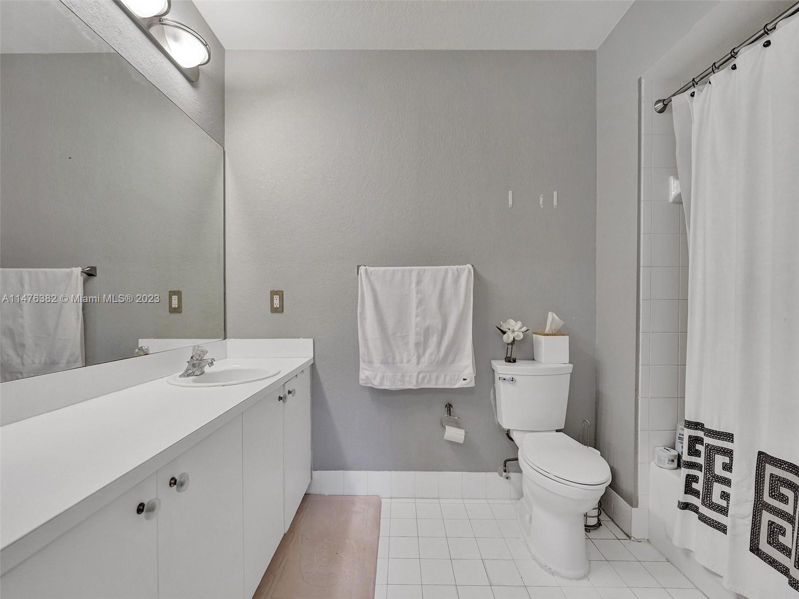 SOMERSET FOUR REPLAT - Residential