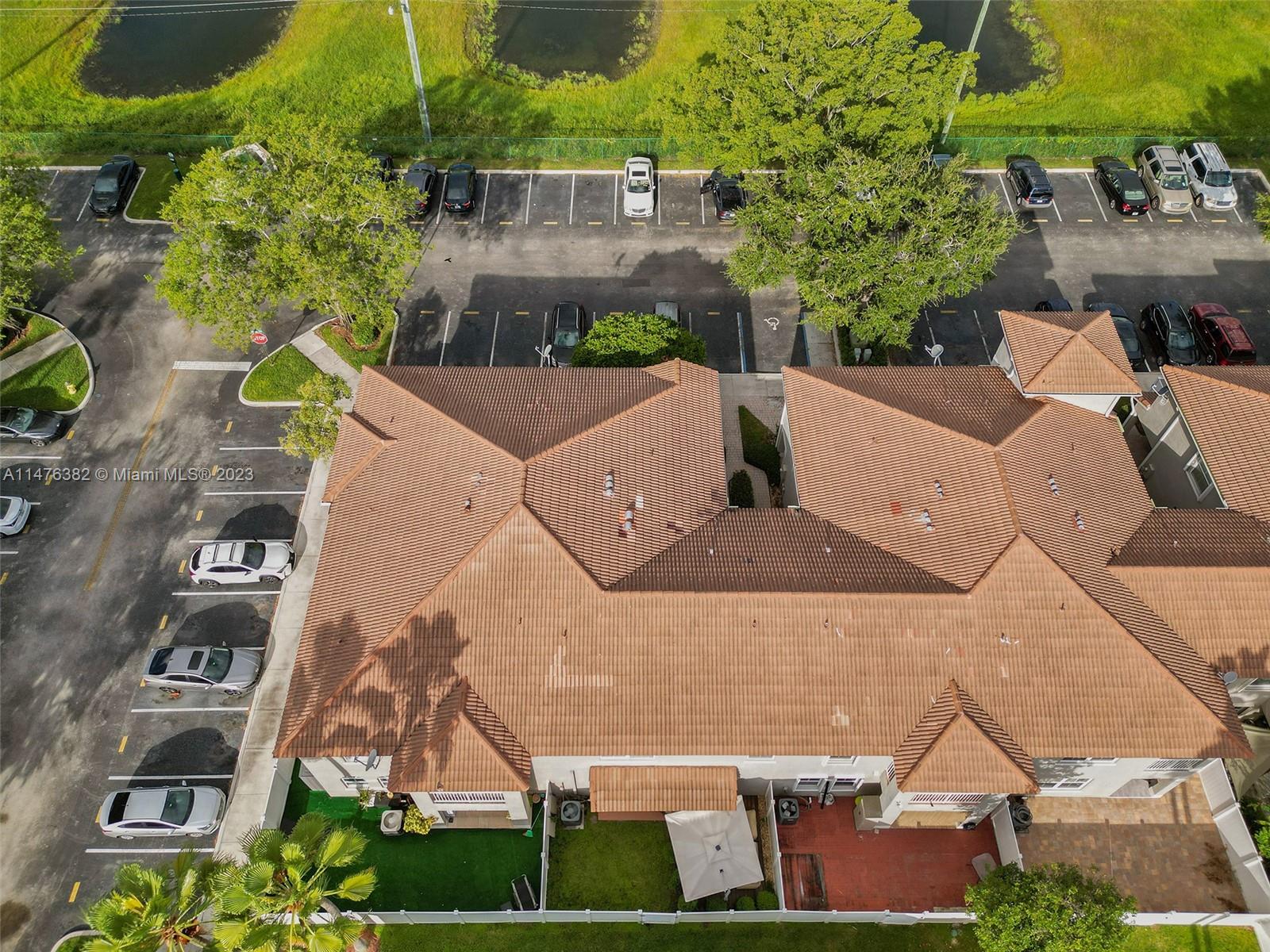 SOMERSET FOUR REPLAT - Residential