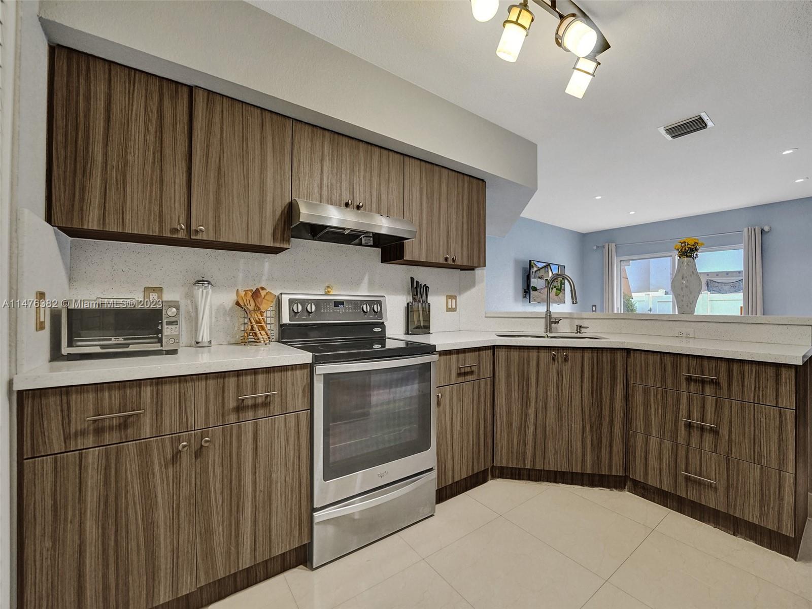 SOMERSET FOUR REPLAT - Residential
