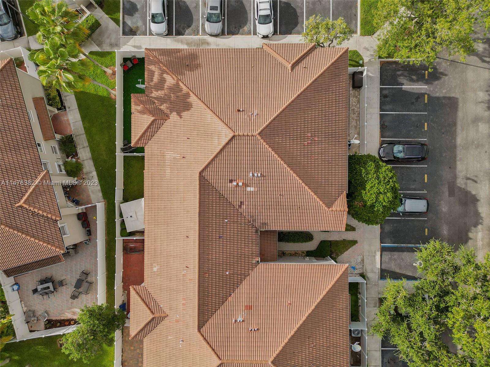 SOMERSET FOUR REPLAT - Residential