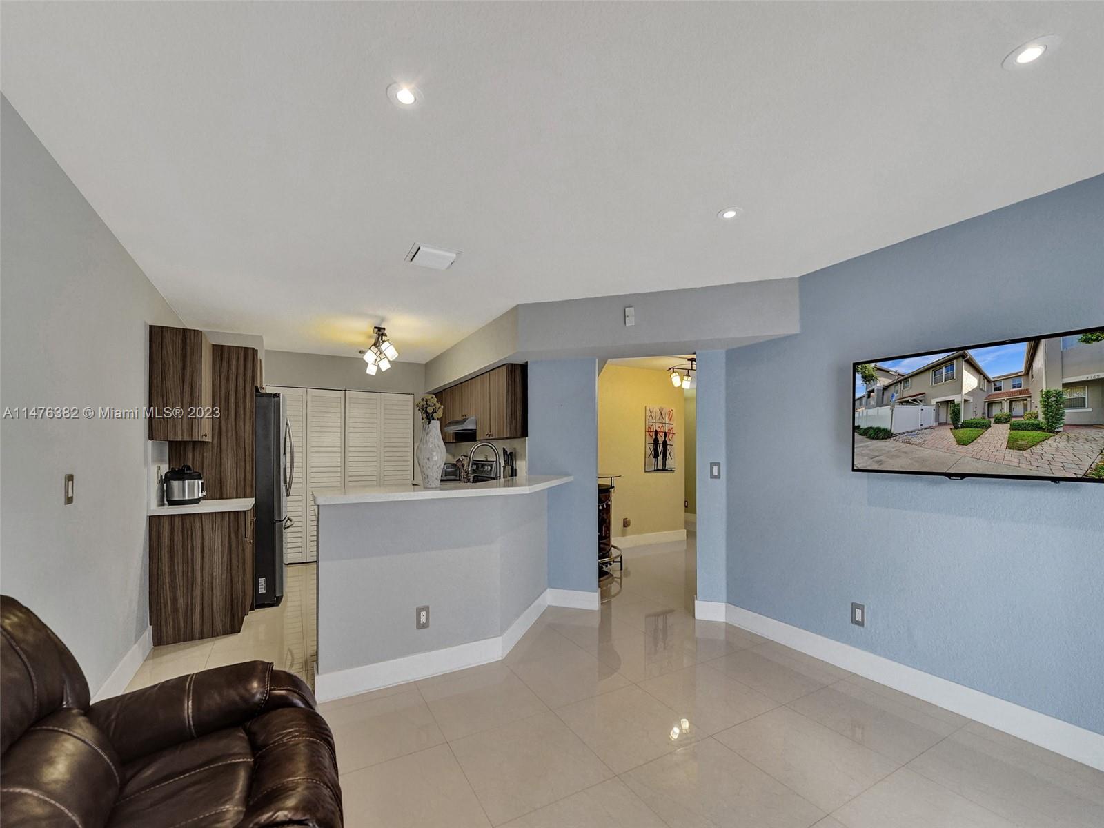 SOMERSET FOUR REPLAT - Residential