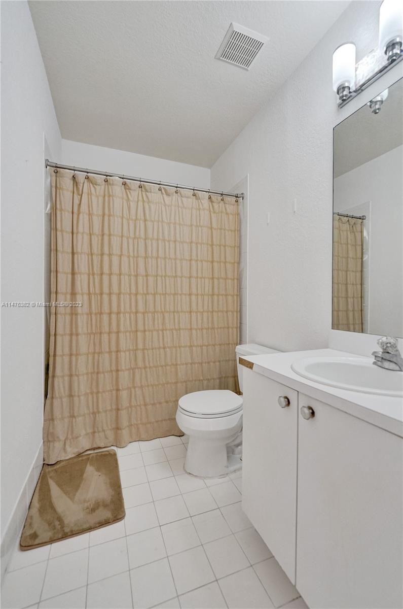 SOMERSET FOUR REPLAT - Residential