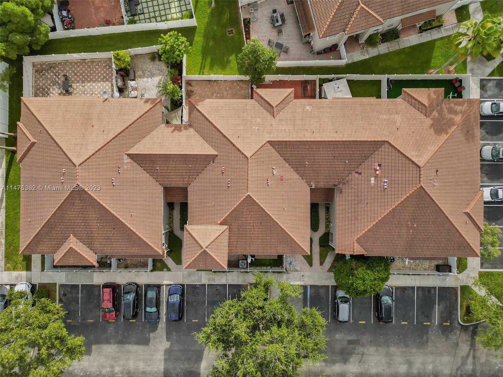 SOMERSET FOUR REPLAT - Residential