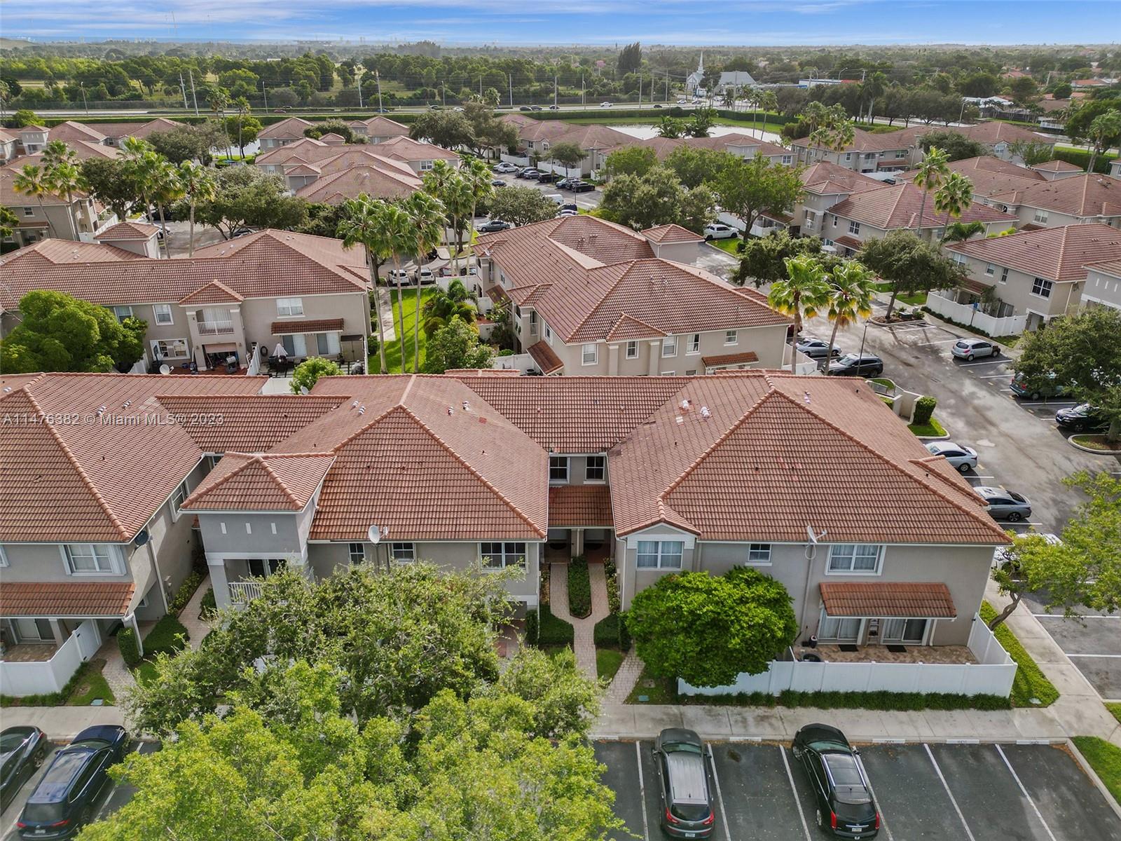 SOMERSET FOUR REPLAT - Residential