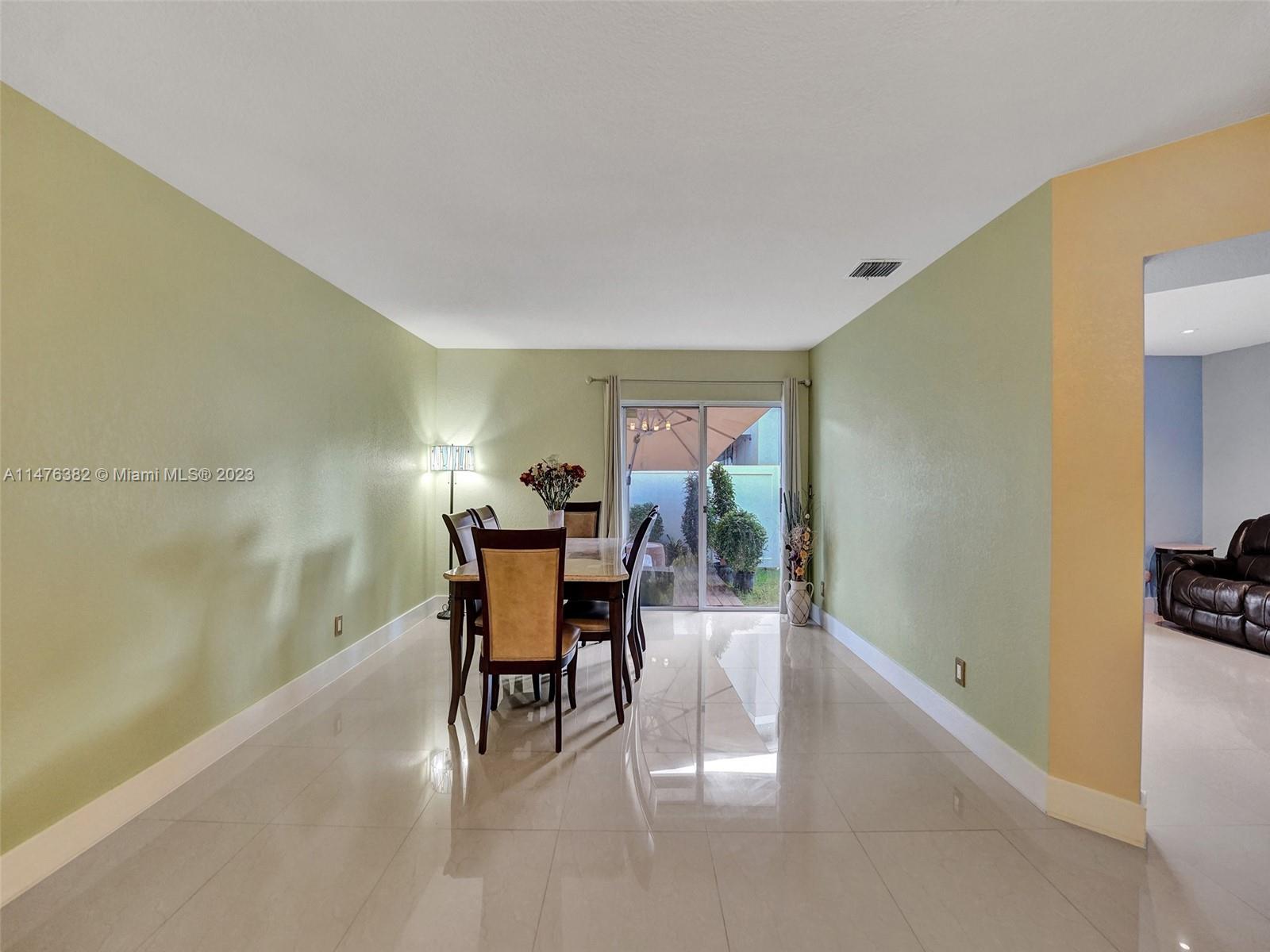 SOMERSET FOUR REPLAT - Residential