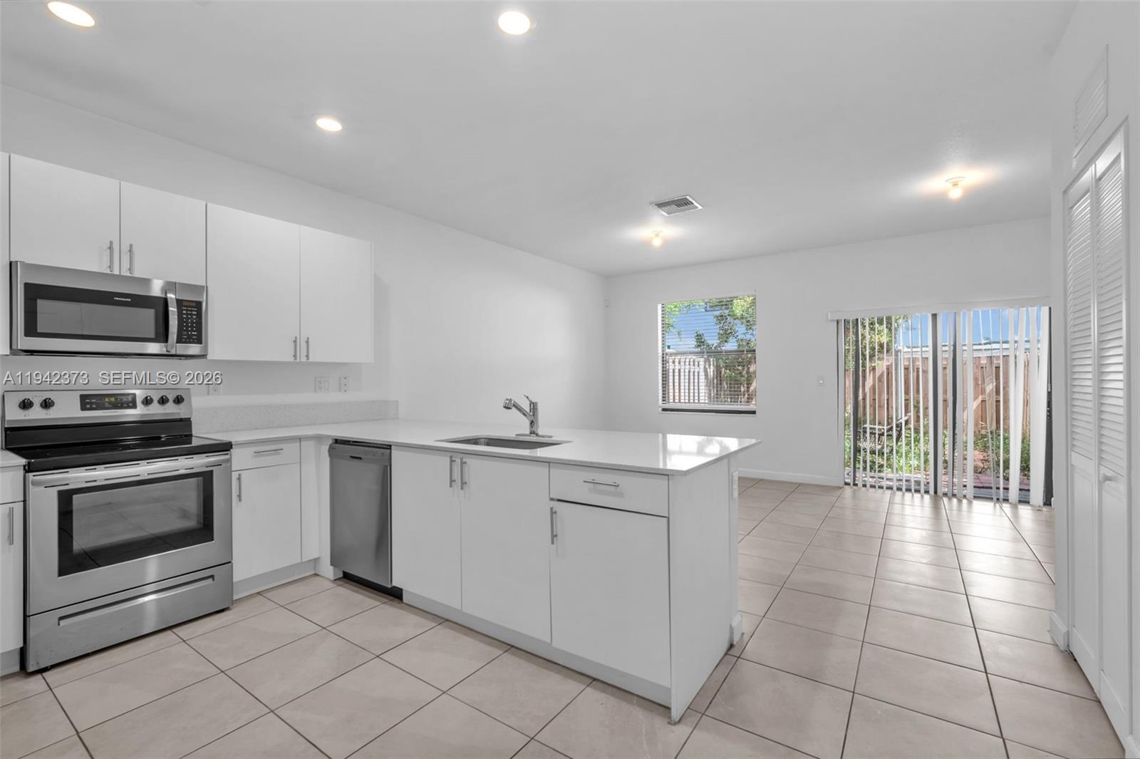SILVER PALM RESIDENTIAL H - Residential