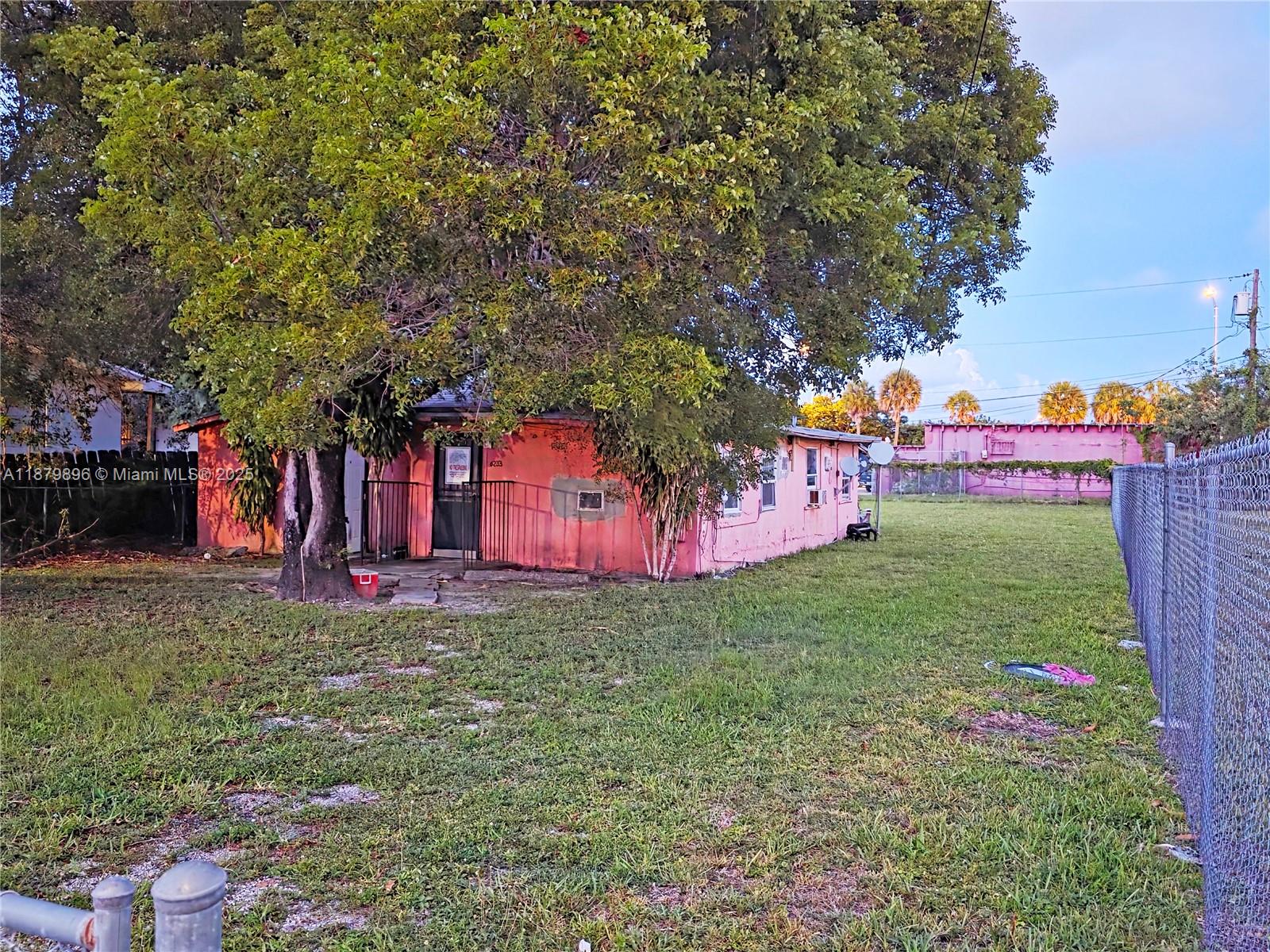 Great opportunity to build two duplexes on this lot. Zone for two duplexes. Centrally located with commercial lots around the corner.