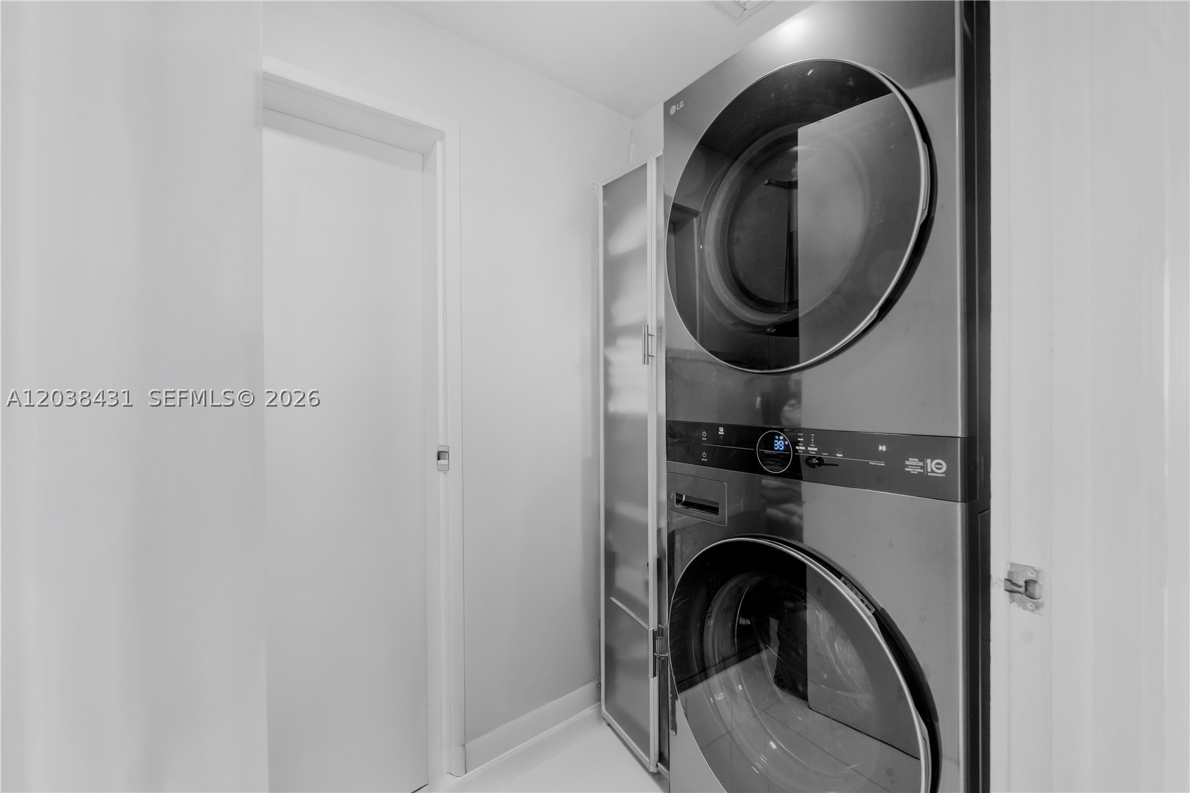 900 BISCAYNE BAY CONDO - Residential