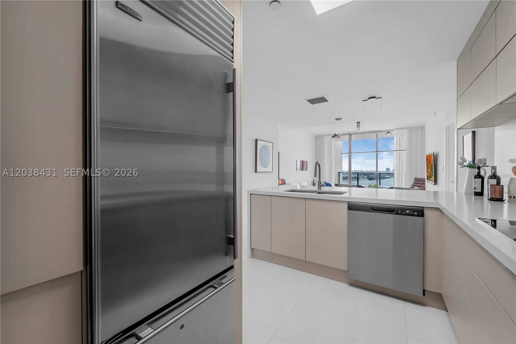 900 BISCAYNE BAY CONDO - Residential