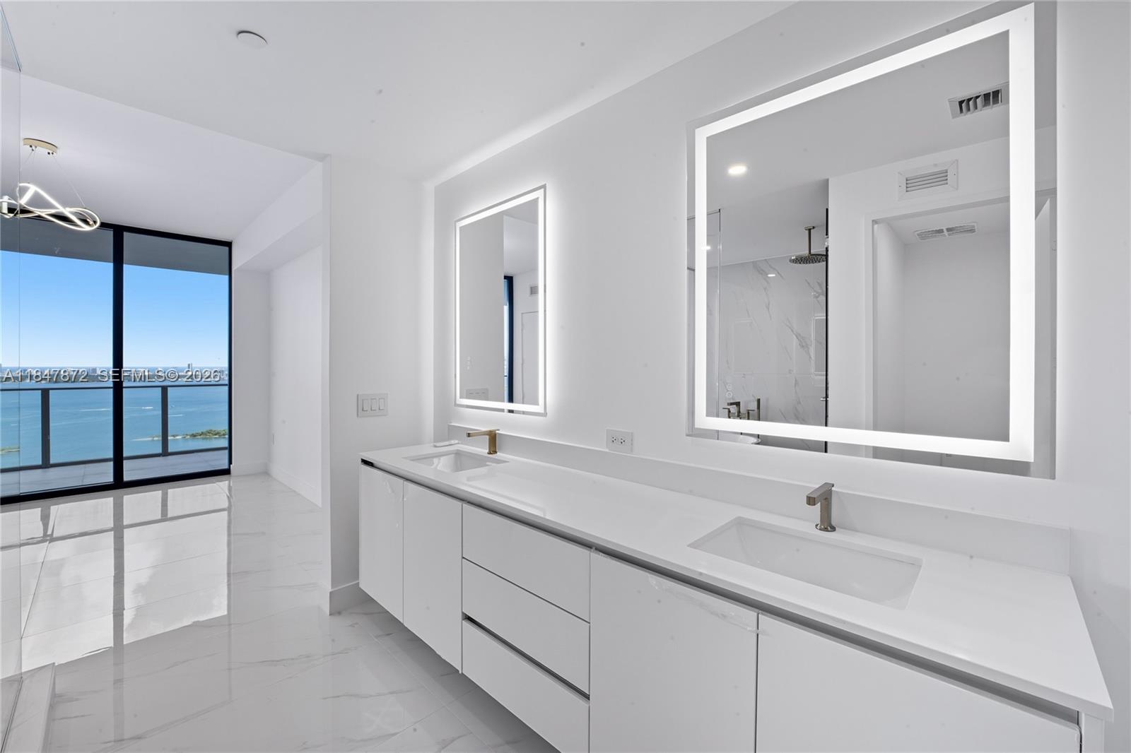 ARIA RESERVE - Residential